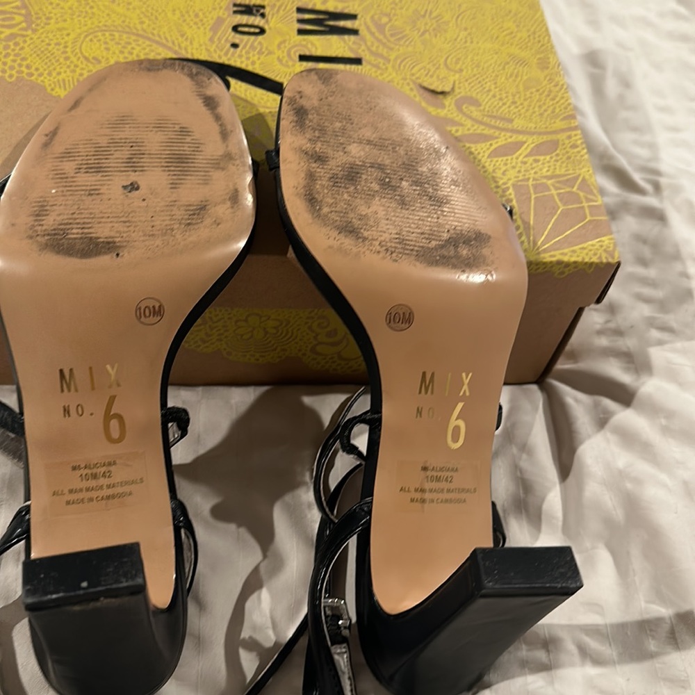 Mix Mo. 6 Strappy Black Sandal - Picture 3 of 3